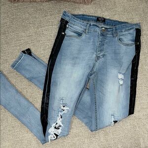 Boohoo Light Blue Skinny Jeans with Black Accents